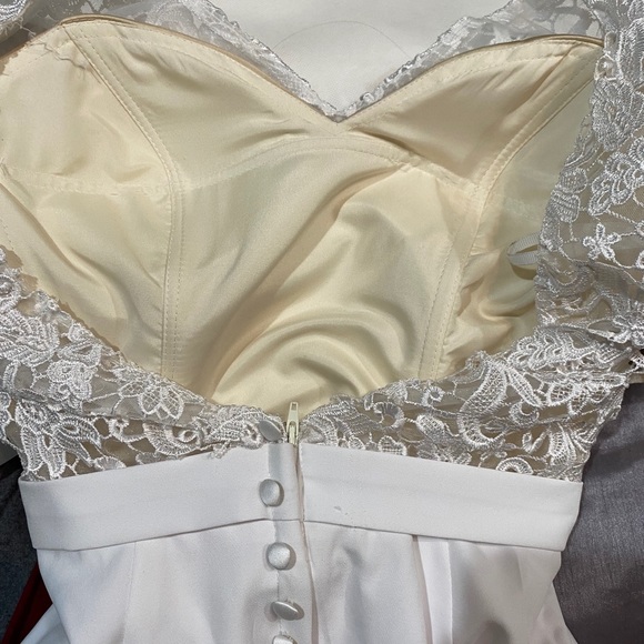 Wedding dress - Picture 6 of 7